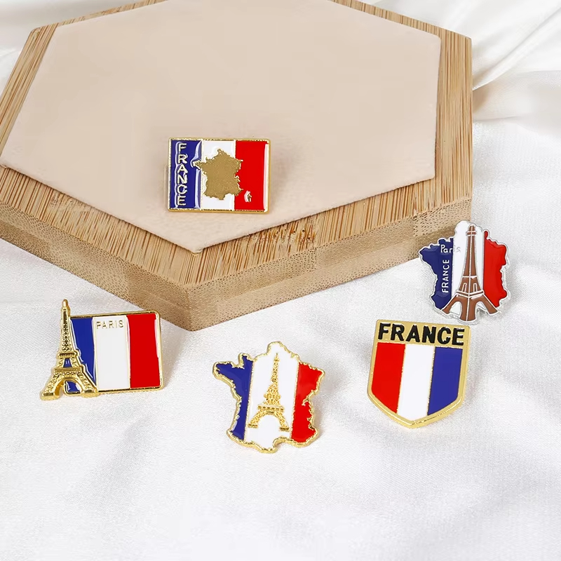 Travel Accessories Jewelry - เข็มกลัดเคลือบลายธงชาติฝรั่งเศส หอไอเฟล แผนที่ปารีส เข็มกลัดโลหะน่ารัก ของที่ระลึกการเดินทาง เครื่องประดับ
